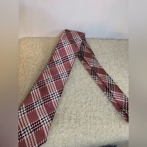 Tom Ford men’s Tie burgundy and cream silk regular
